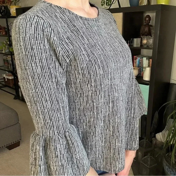 Anthropologie W5 Black & Gray Bell Sleeve Top Small - Picture 4 of 7